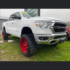 Meet your Posher, Khin